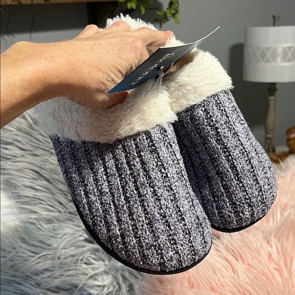 Memory Foam Comfy Cushy Isotoner Womens Navy Machine Washable Slippers Medium - Picture 6 of 15